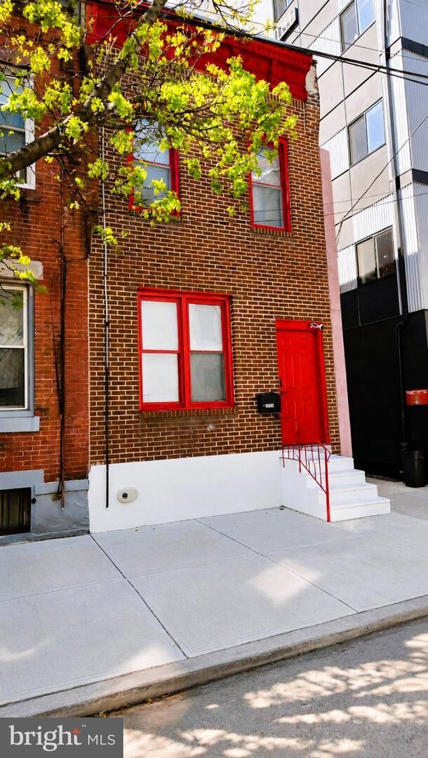 Property Photo: 1558 N Randolph Street PA 19122