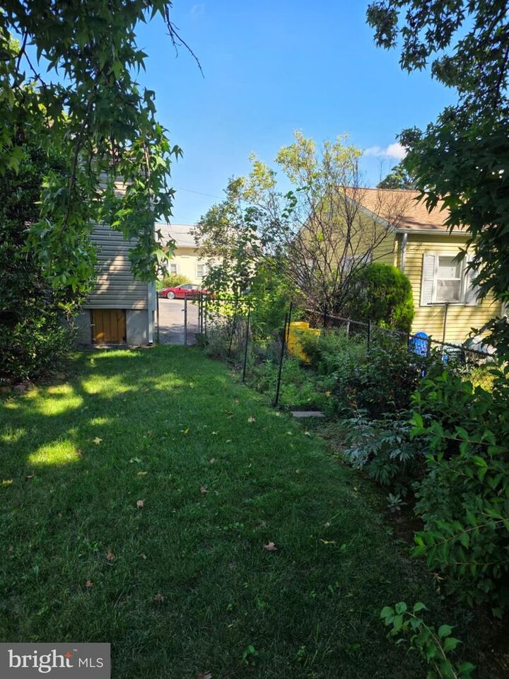 Property Photo:  6 Conover Avenue  NJ 08638 