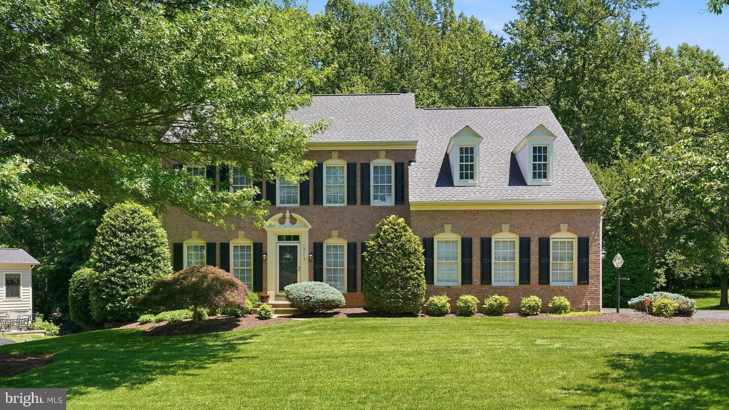 Property Photo: 13175 Amblewood Drive VA 20112