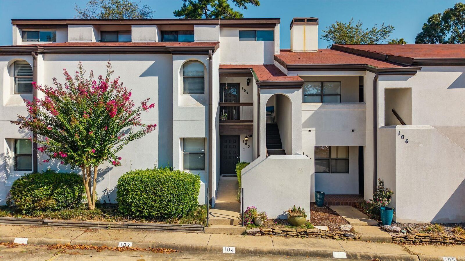 Property Photo:  301 Kings Row #103 Drive  AR 72207 
