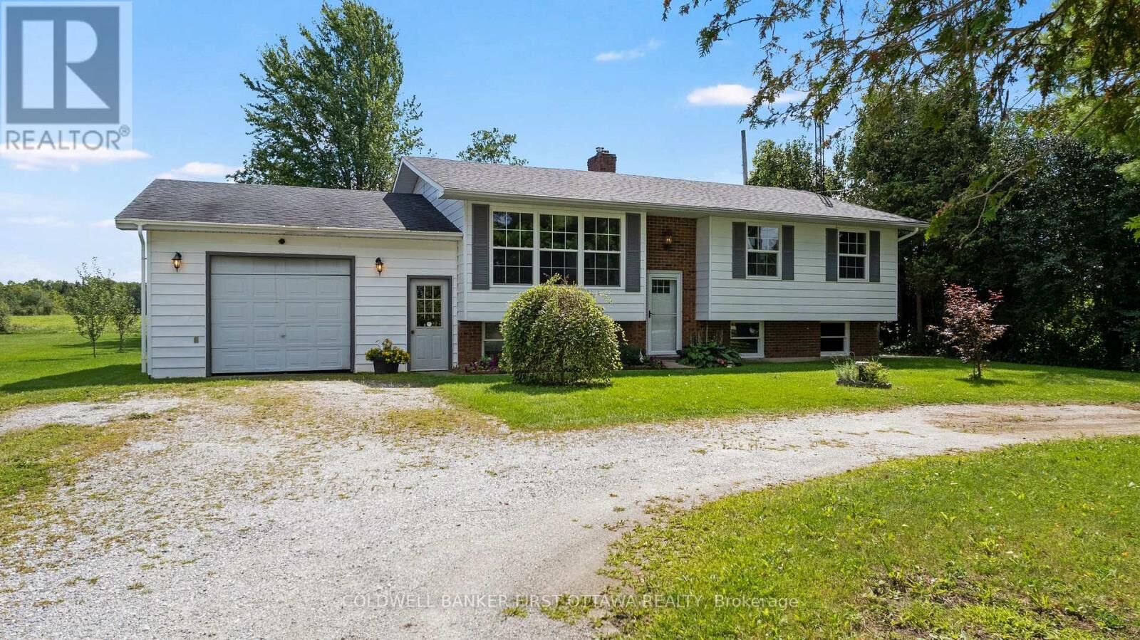 Property Photo: 2335 Tennyson Road ON K7H 3C8