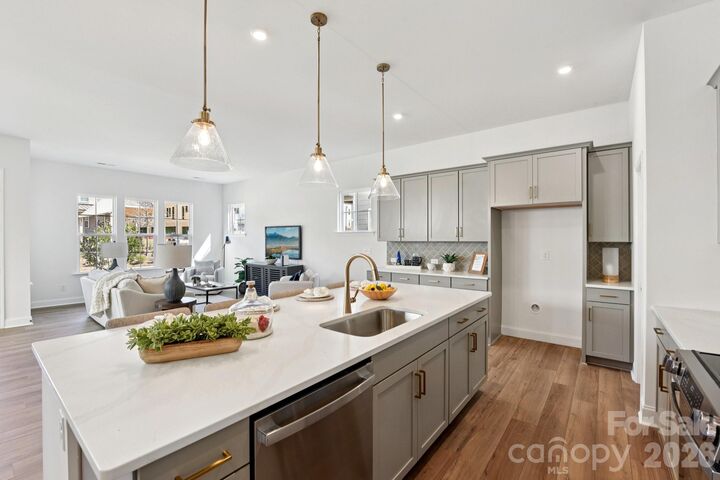 Property Photo:  7419 Westrow Avenue  NC 28278 