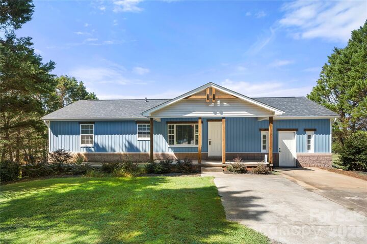 Property Photo:  109 Woodside Avenue  NC 28054 