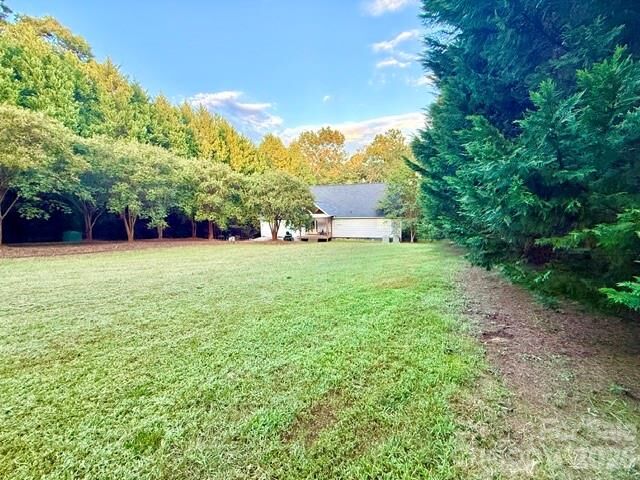 Property Photo:  4632 Lynwood Road  NC 28673 