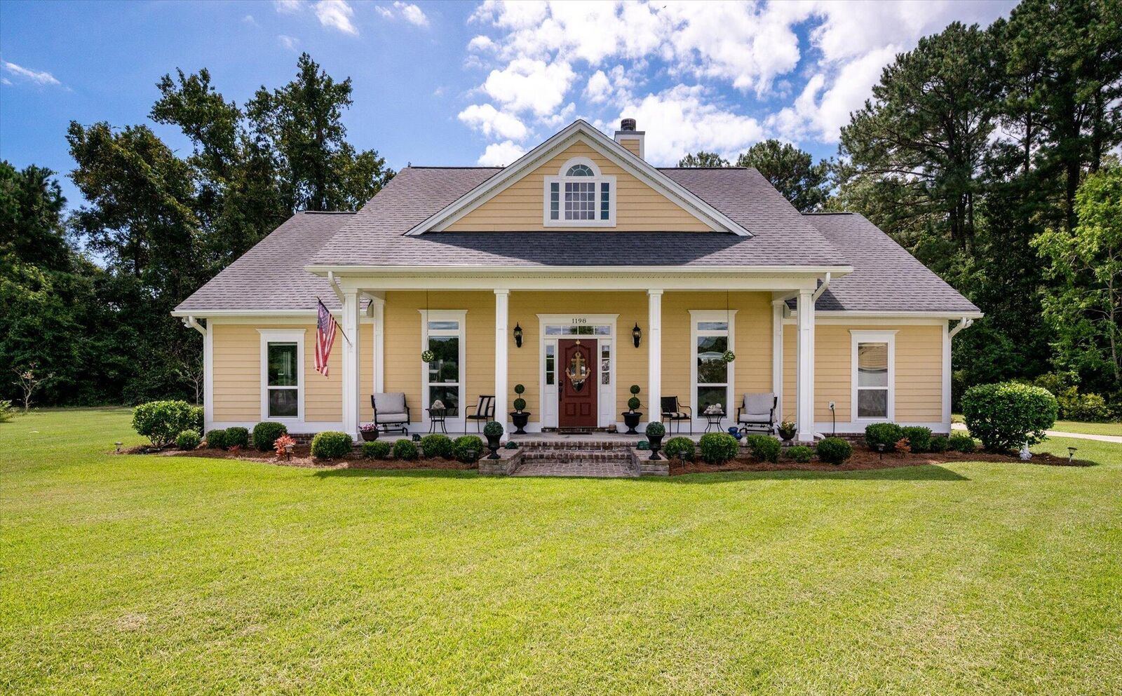 Property Photo: 1198 Hitchfield Lane SC 29429