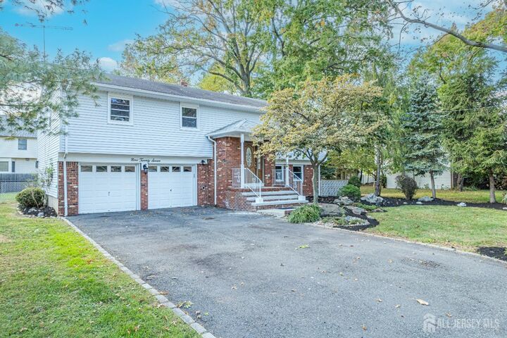 Property Photo:  927 Wood Avenue  NJ 08820 