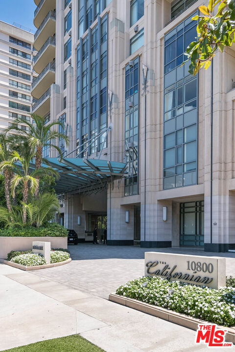 Property Photo:  10800 Wilshire Blvd, Unit 1101  CA 90024 