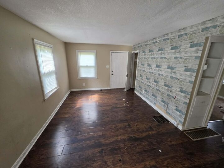 Property Photo:  350 Wrexham Avenue  OH 43223 