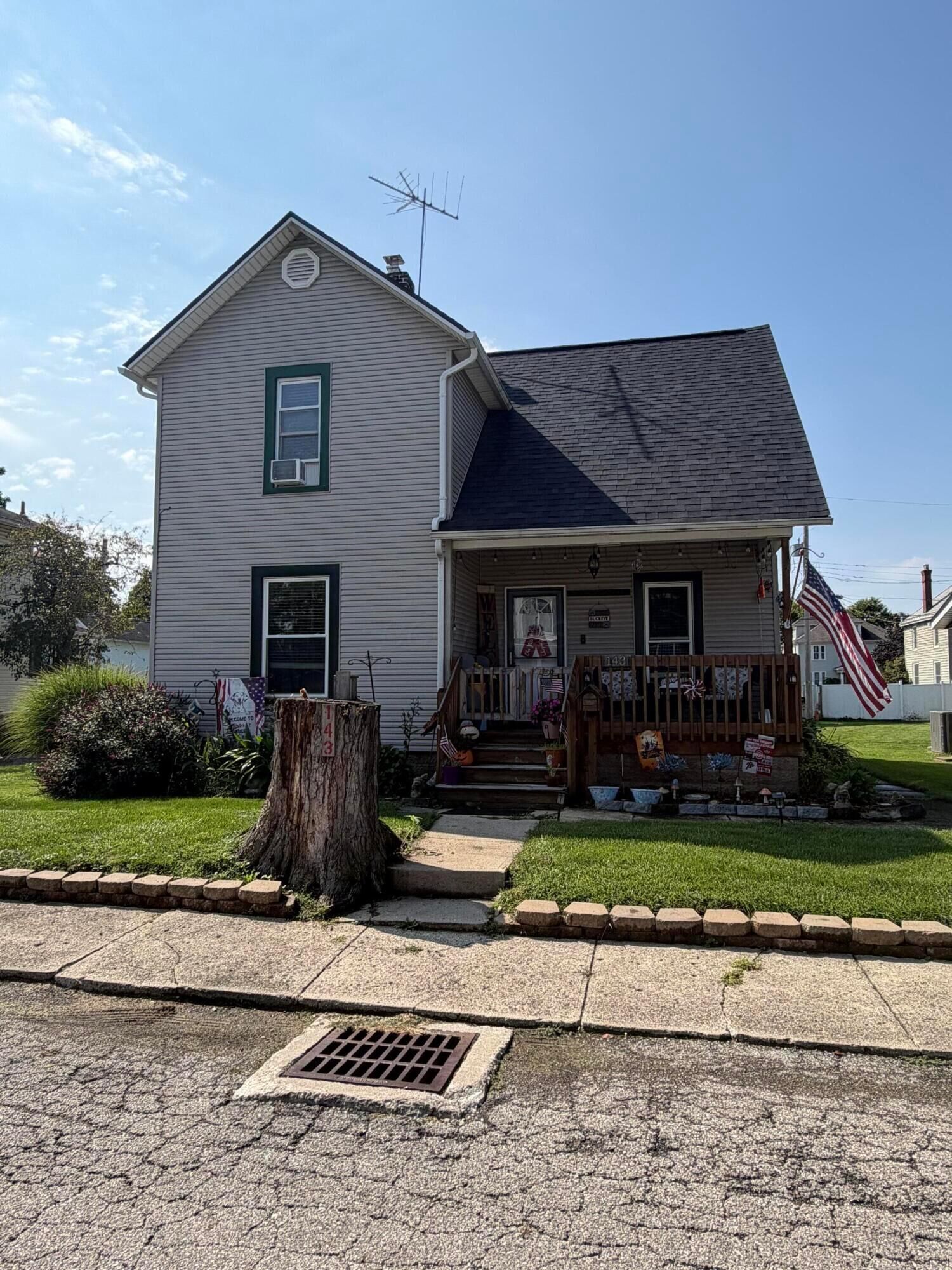 Property Photo: 143 S Chester Street OH 43162