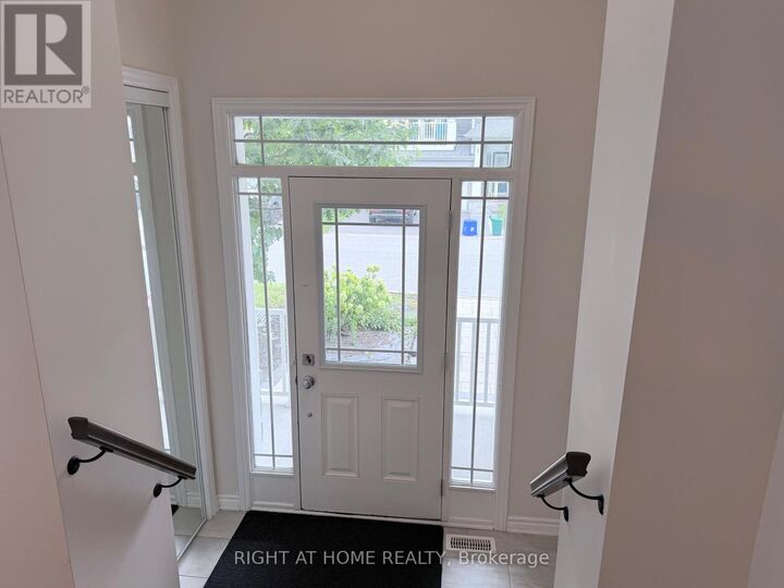 Property Photo:  617 Silver Spruce Way  ON K2M 2T6 