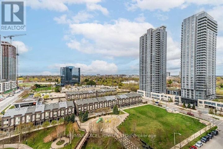 Property Photo: 151 Village Green Square 1806 ON M1S 0K5