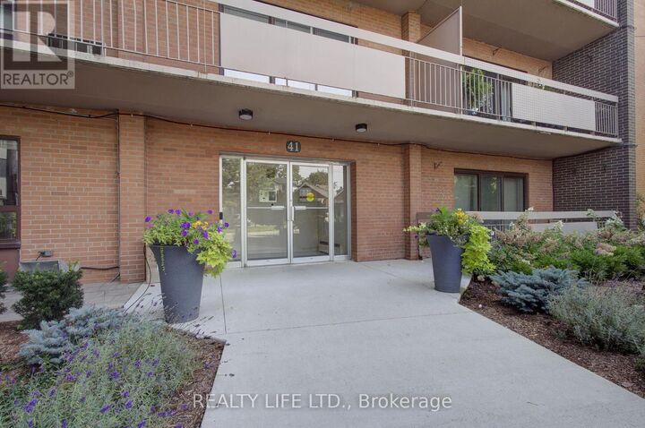 Property Photo: 41 Lake Shore Drive 502 ON M8V 1Z3