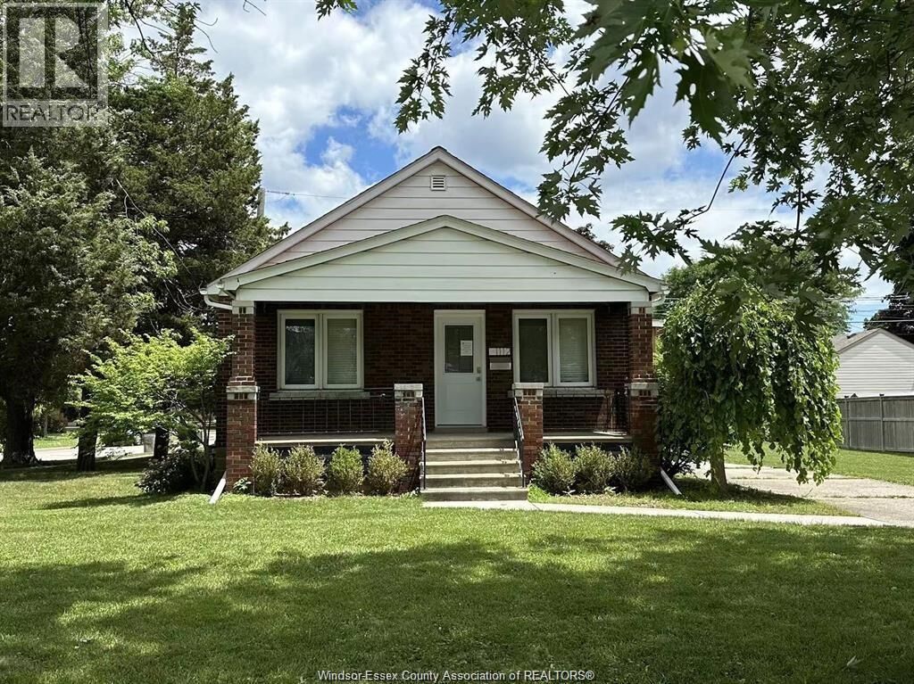 Property Photo:  1112 Eastlawn Avenue  ON N8S 3J2 