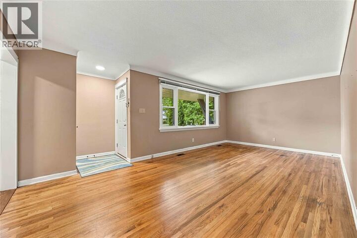 Property Photo:  6 Massey Crescent  ON N7S 2P5 