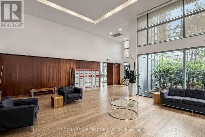 Property Photo: 225 Webb Drive 603 ON L5B 4P2
