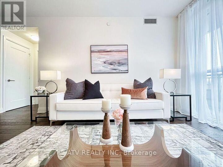 Property Photo:  151 Avenue Road 506  ON M5R 2H7 