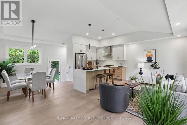 Property Photo:  7 Attwood Crescent  ON K2E 5B1 