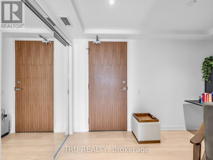 Property Photo:  70 Queens Wharf Road 3210  ON M5V 0J2 