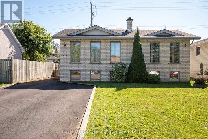 Property Photo:  123 Parsons Avenue  ON P7A 7B3 