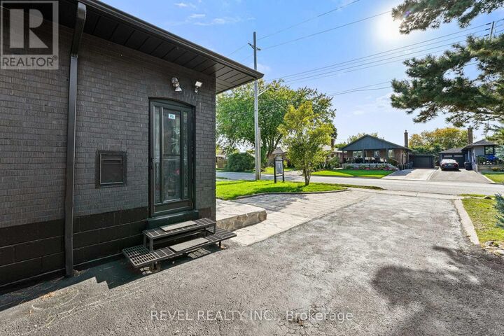 Property Photo:  63 Crosland Drive Bsmt  ON M1R 4M9 