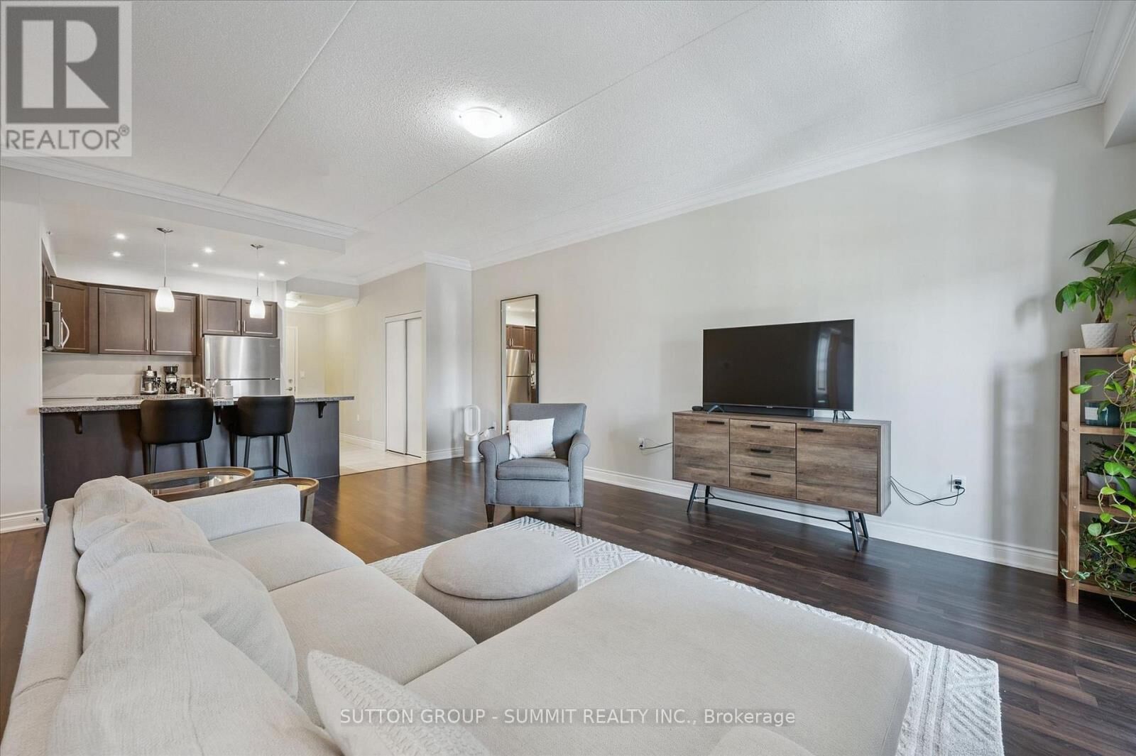 Property Photo:  1077 Gordon Street 242  ON N1E 0E3 
