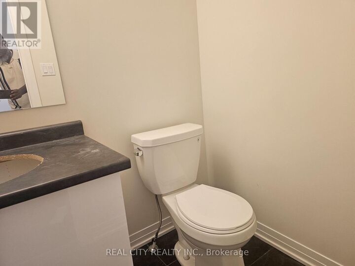 Property Photo:  3063 Sandy Acres Avenue  ON L3V 6H3 