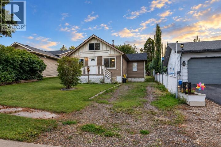 Property Photo: 2122 22 Avenue AB T0M 0V0