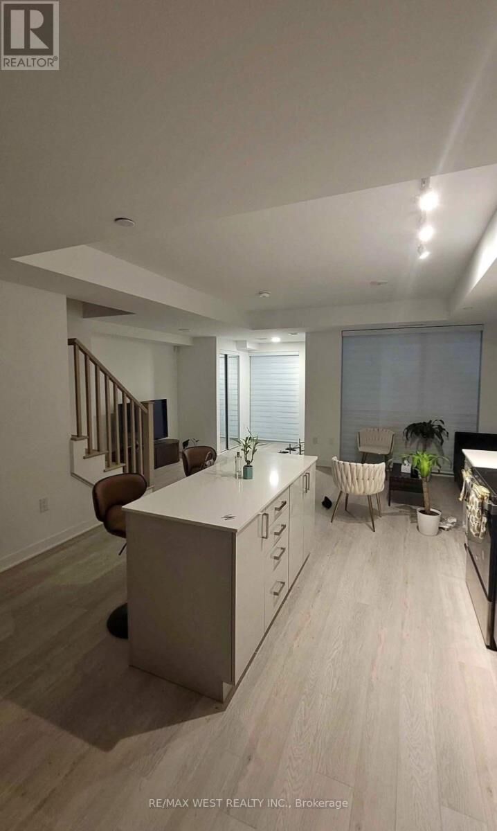 Property Photo:  2782 Barton Street East 107  ON L8E 2J8 