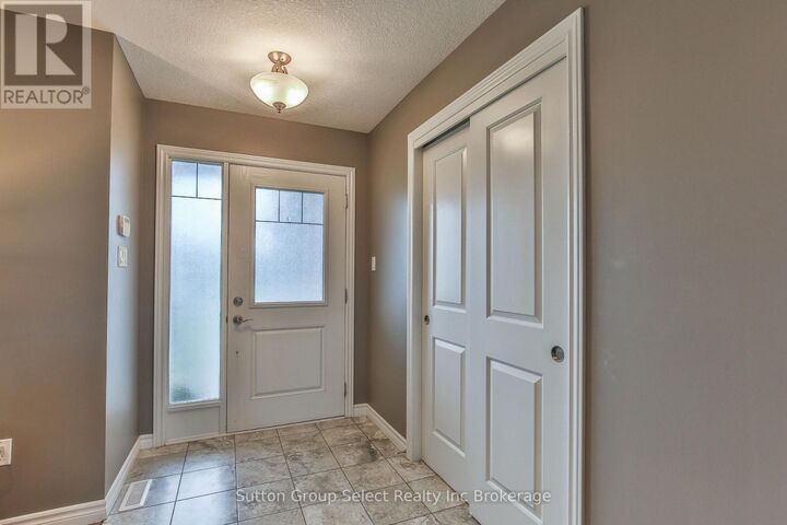 Property Photo:  86 Walker Road  ON N5C 0A6 