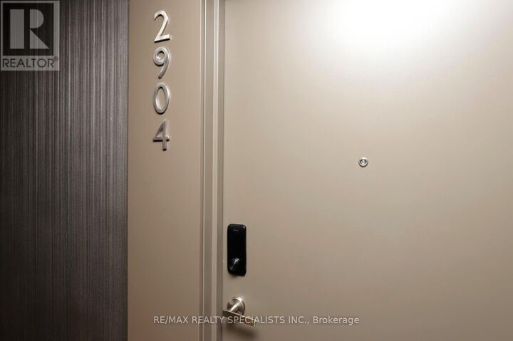 Property Photo: 448 Burnhamthorpe Road West 2904 ON L5B 0R4