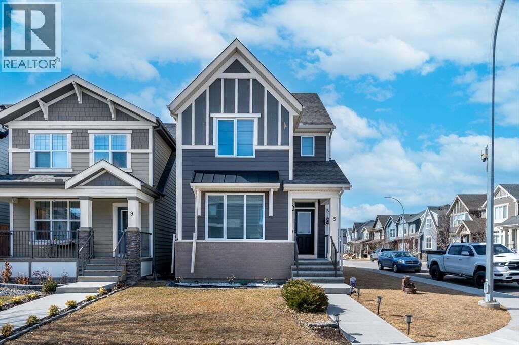 Property Photo:  5 Masters Street Southeast  AB T3M 2R5 