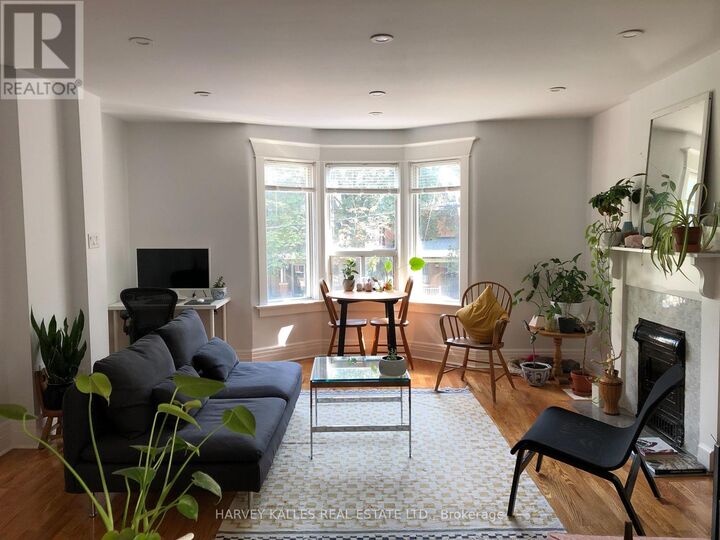 Property Photo:  226 Ashworth Avenue Upper  ON M6G 2A7 