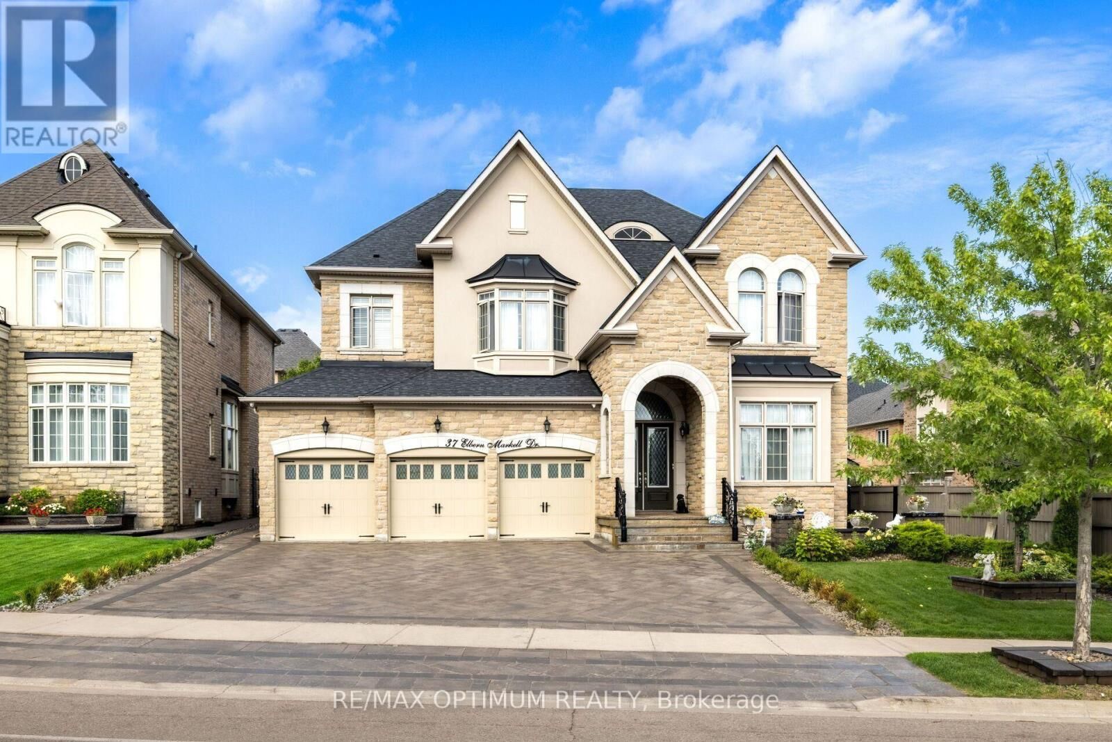 Property Photo: 37 Elbern Markell Drive ON L6X 2X6