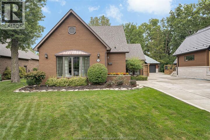 Property Photo:  4236 Roseland Drive East  ON N9G 1Y7 