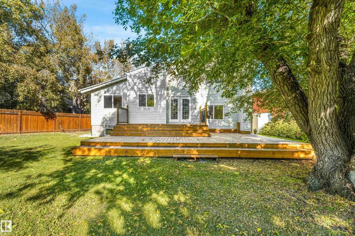Property Photo:  18623 70 Avenue NW  AB T5T 3A6 