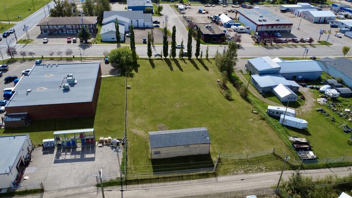 Property Photo:  50 Avenue  AB T7A 1S8 