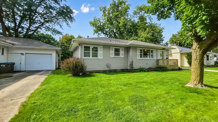 Property Photo:  1654 N 25th St  IA 50501 
