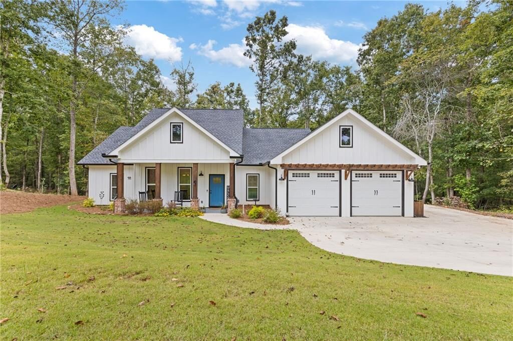 Property Photo: 229 Samson Way GA 30528