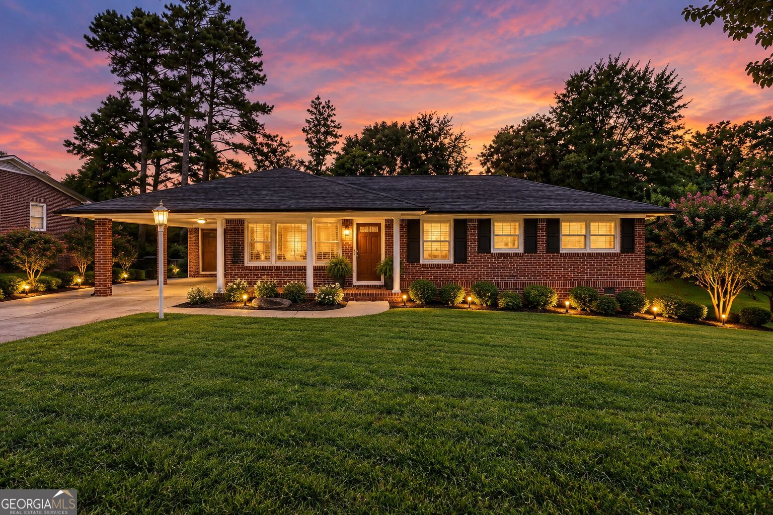 Property Photo: 1811 Mural Circle GA 30260