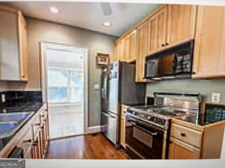 Property Photo:  707 Cumberland Road NE  GA 30306 