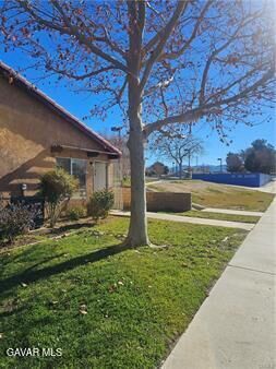Property Photo:  38000 E 17th Street Apt 16  CA 93550 