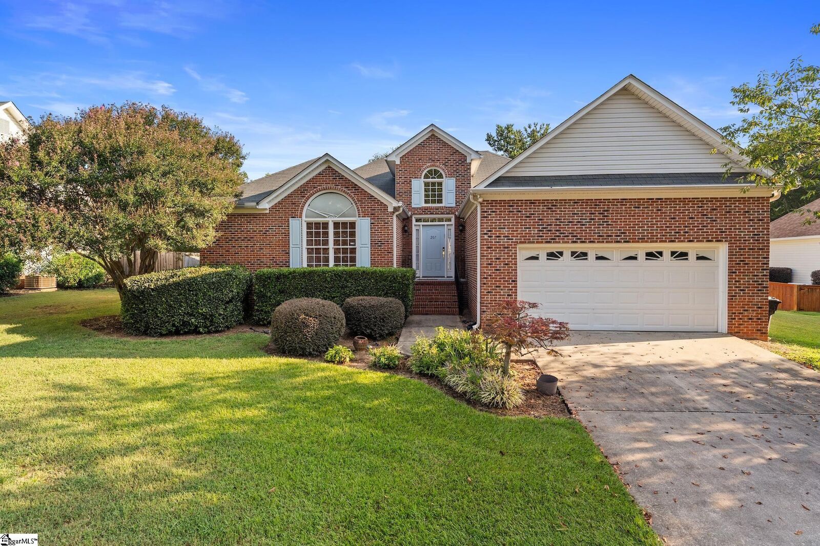 Property Photo: 207 Kinard Way SC 29681-1965