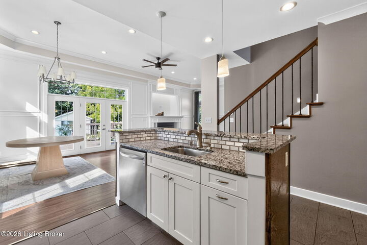 Property Photo: 1028 Fenley Ave KY 40222