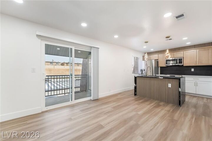 Property Photo: 5332 River Glen Drive 400 NV 89103