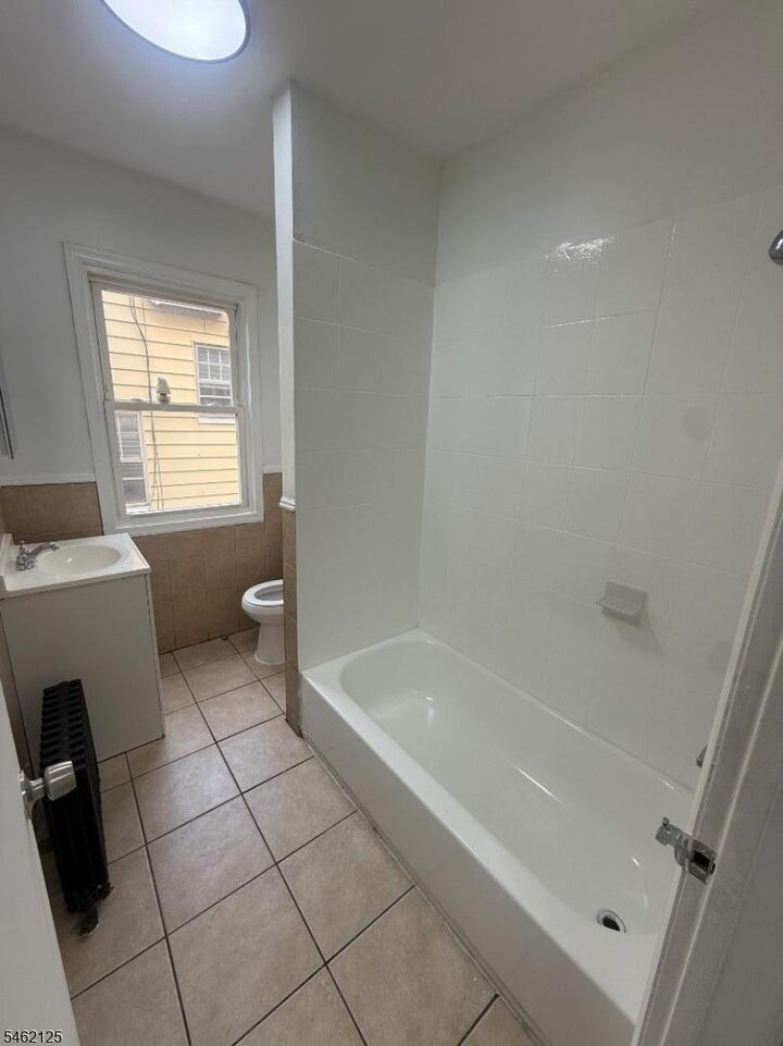 Property Photo:  229 Alexander St 2  NJ 07106 