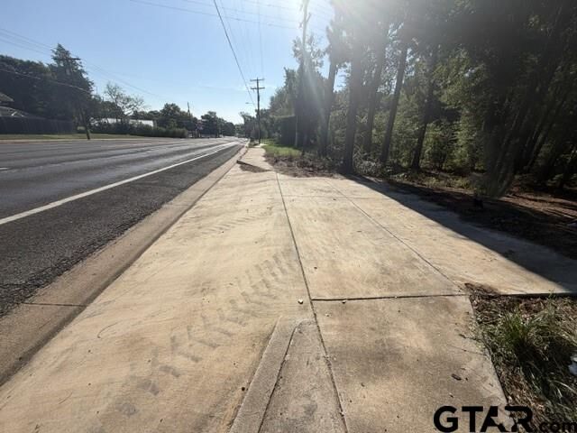 Property Photo:  1410 W Duval  TX 75789 