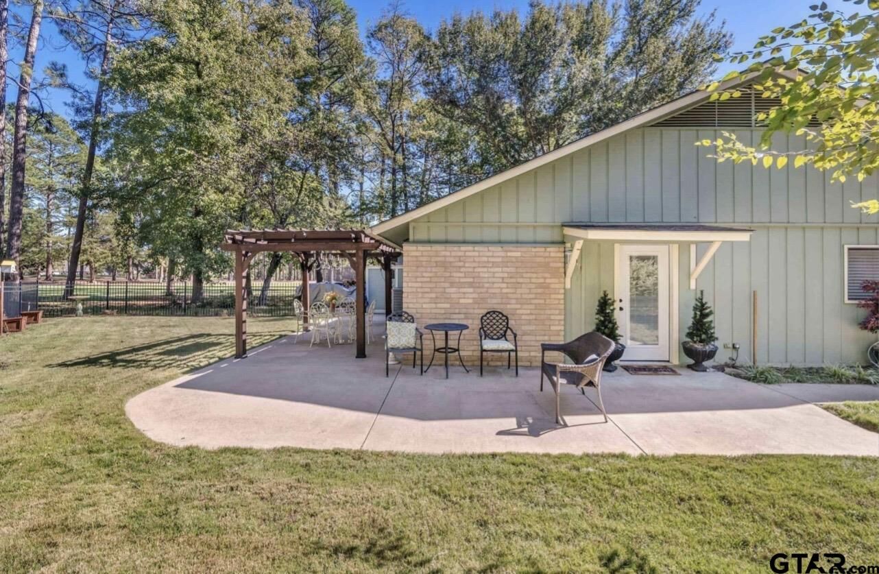 Property Photo:  202 Pine Tree  TX 75765 