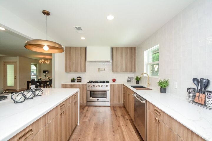 Property Photo:  6214 Yarwell Drive  TX 77096 