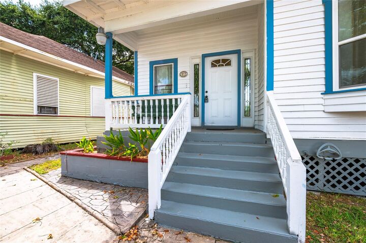Property Photo:  2915 Avenue N 1/2 Street 1/2  TX 77550 