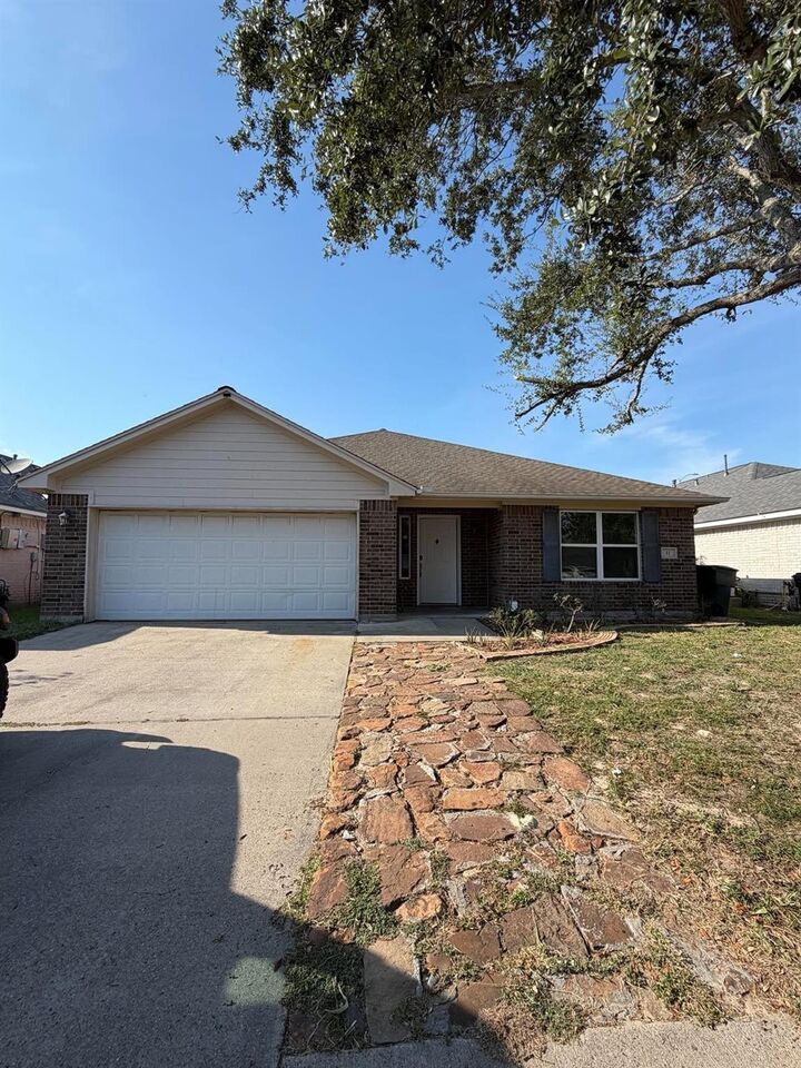 Property Photo:  11 Clara Barton Lane  TX 77551 